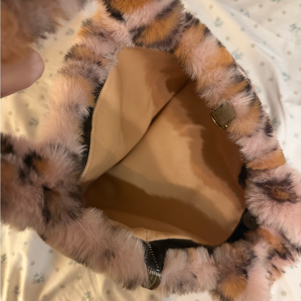 Leopard Print Faux Fur Bag - Picture 4 of 5